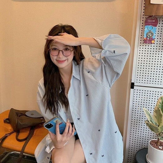 Lugeli shirt women's spring and autumn new striped casual butterfly print shirt French loose high-end commuting style shirt striped shirt blue M recommended 95-105Jin Jin equals 0.5 kg