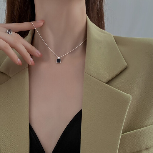 French malachite European and American French square necklace for women super fiery agate pendant birthday gift for girlfriend and wife silver chain + black pendant
