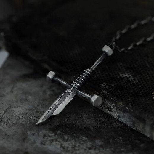 Bucklele Retro gebrochenes Schwert Halskette Trendy Herren Persönlichkeit Hip-Hop Old Imitation Thai Silber Schwertkreuz Anhänger Herren Colarbone Kette x653 Single Anhänger