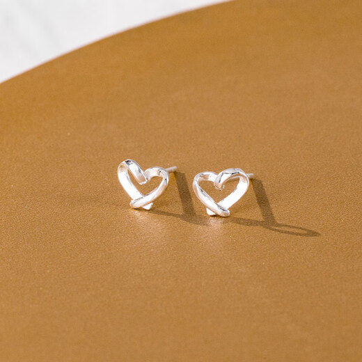Hazel Orange 999 silver earrings for women with pierced ears, not prone to allergies, niche four-leaf clover foot white earrings that do not need to be picked for daily sleep, 999 silver heart-shaped pair