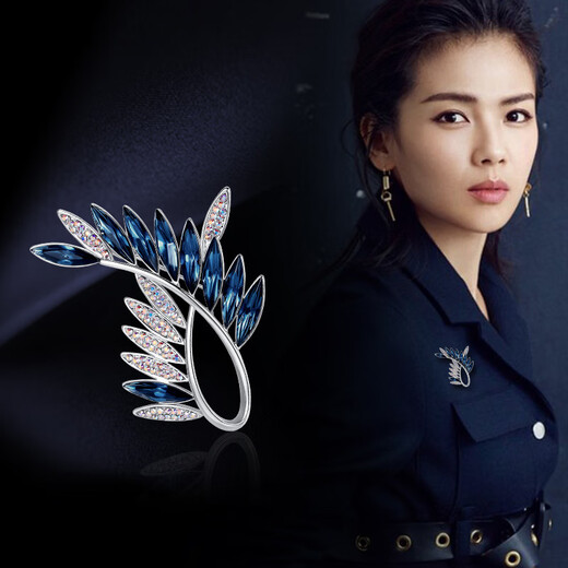 Si Li Korean design crystal brooch, elegant temperament, anti-exposure pin, simple and elegant corsage, suit accessories, purple olive branch