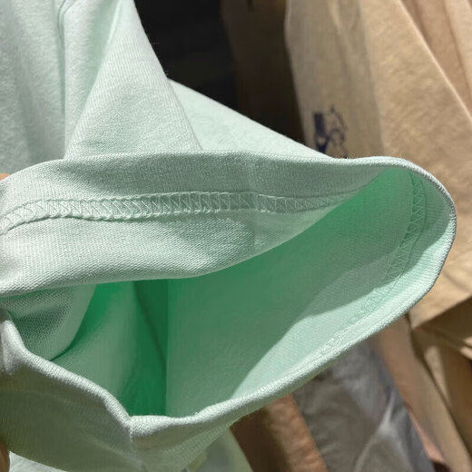 Nike (NIKE) nueva camiseta de manga corta de verano para hombre, moderna y moderna, con estampado en la espalda, cuello redondo, transpirable, deportiva y de ocio, camiseta de media manga HF6172-376 S