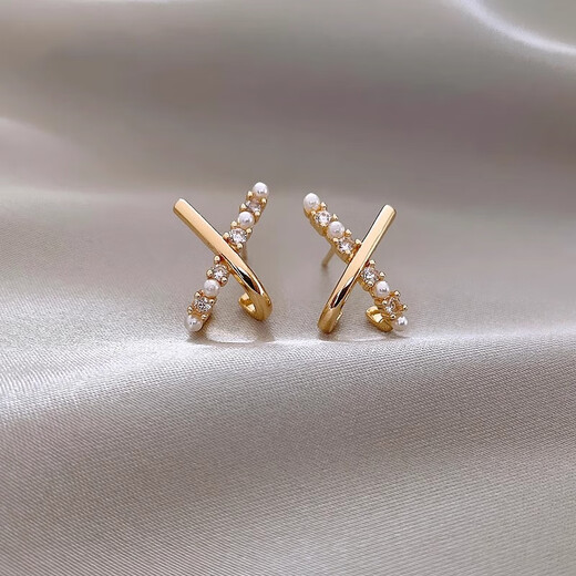 Fat Donglai's same style freshwater pearl earrings 18K gold 18k gold stud earrings 2024 new niche design earrings small c micro inlaid pearl earrings