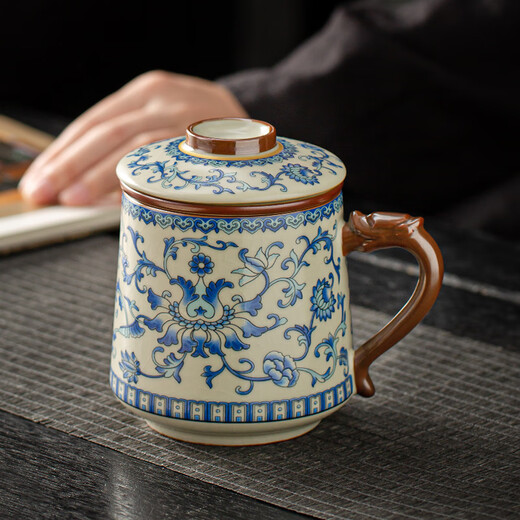 Gold inlaid jade imitation Song Dynasty Ru kiln tea cup ceramic filtered water cup mug office household entangled lotus blue and white