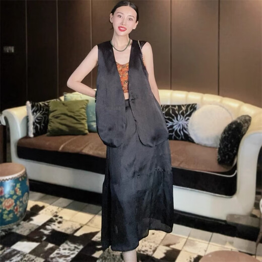 
Flower Shadow Yaoyao Silk Mixed and Dyeing Fragrant Cloud Shape New Chinese Horse Clip Women's V-neck One-Box Mixed and Matched Minimalist Vest Thin U5010 Black M