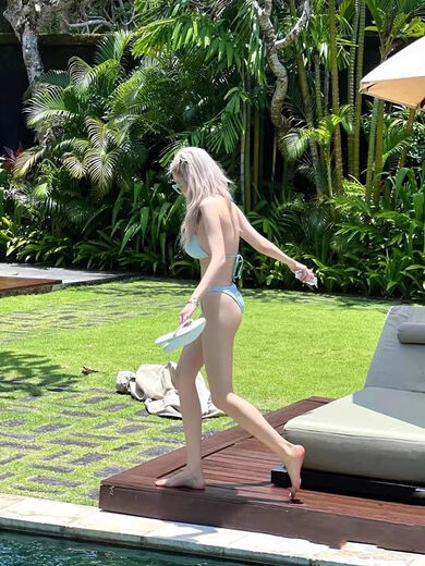 Bikini swimsuit women's split three-piece set, spicy three-point sexy small breasts gathered seaside resort hot spring swimsuit white (three-piece set) XL (110-130Jin Jin equals 0.5 kg)