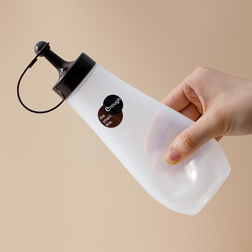 Japan imported squeeze bottle kitchen seasoning bottle salad dressing jam bottle sauce bottle plastic pouring honey squeeze bottle white small 250ml