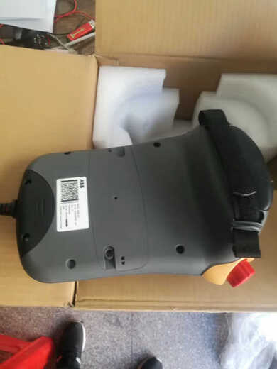 适用3HAC028357-001 DSQC679 ABB工业器示教器全新现货 器全新现货