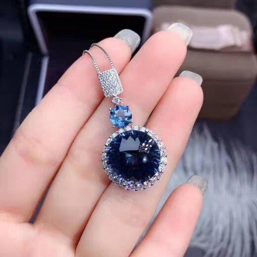 Bixiu Tang 11 carat London blue topaz pendant London blue pure body flashing 925 silver finely inlaid