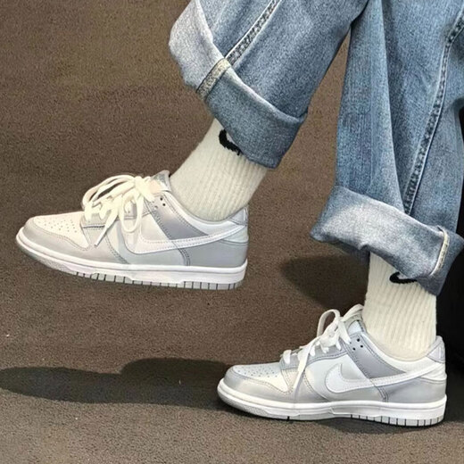 Nike Nike Women's Shoes New Summer Dunk Low Classic Retro Skateboard Shoes Zapatos casuales zapatos deportivos DH9765-001 Blanco Gris 39