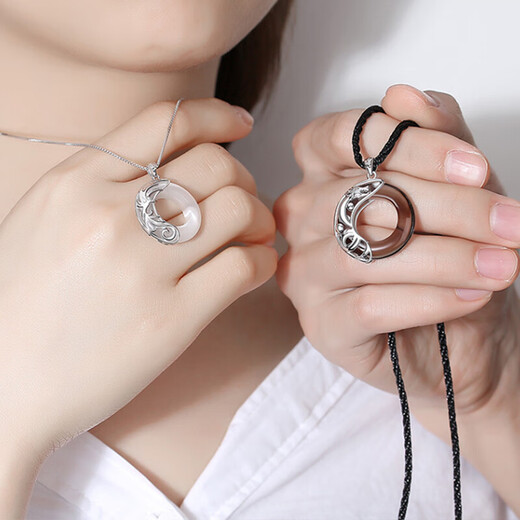 VIGG safety buckle couple necklace men and women silver pendant Chinese Valentine's Day gift for boyfriend and girlfriend birthday and wedding anniversary couple necklace (one pair) ten warehouse delivery