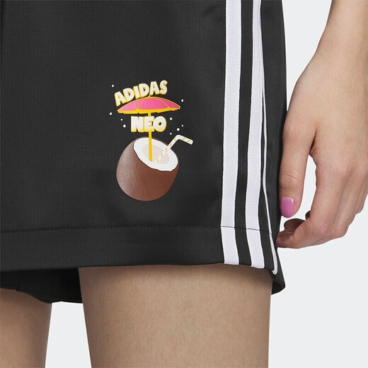 阿迪达斯 （adidas）短裤女裤2025夏季新款户外时尚运动裤跑步健身训练透气百搭休闲裤 IP3889黑色 M