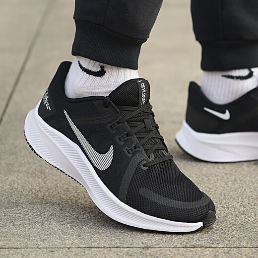 Nike (Nike) Herrenschuhe Frühling Neue Sportschuhe Quest Low Top Leichtes Mesh atmungsaktives lässige Schuhe Schock-kissen-resistente Laufschuhe DA1105-006/Quest 4/Black 44