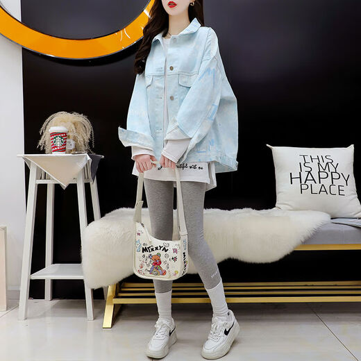 Caídas de niñas de Zhenmanya y estudiantes femeninas de primavera y otoño estudiantes de secundaria Estudiantes de secundaria camisa de mezclilla de moda 2025 Nuevo primavera y otoño 829 Patch Blue S sugirieron 115 Jin [Jin equivale a 0.5 kg]