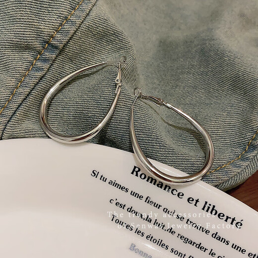 Silver plain hoop earrings for women, new style, simple and popular round face earrings, light luxury, high-end hoop earrings, silver large circle water drop earrings, one pair