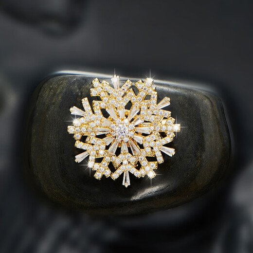 QUAMER gold store high-end luxury atmospheric rotating snowflake brooch 2023 new trendy brooch brooch 100 silver snowflakes