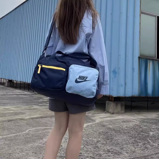耐克（NIKE）官方单肩包男包女包大容量斜挎包健身训练运动包旅游出行收纳桶包 BA6169-410 均码