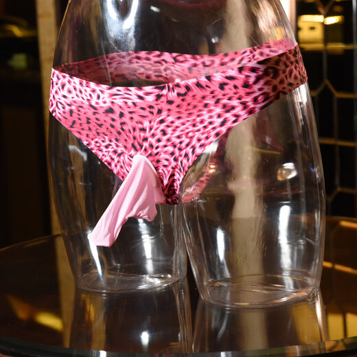 Men's sexy underwear leopard print ice silk low-waisted one-piece seamless men's briefs thong leopard print - coffee open ice silk triangle thong