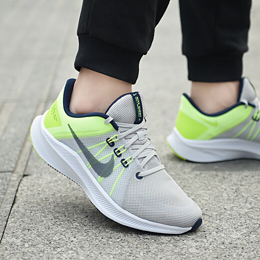 Nike (Nike) Zapatos para hombres para el invierno Nuevos zapatos deportivos Quest 4 malla de alambre volador y transpirable zapatos para correr zapatos casuales DA1105-003/Quest 4/gris fluorescente verde 44.5