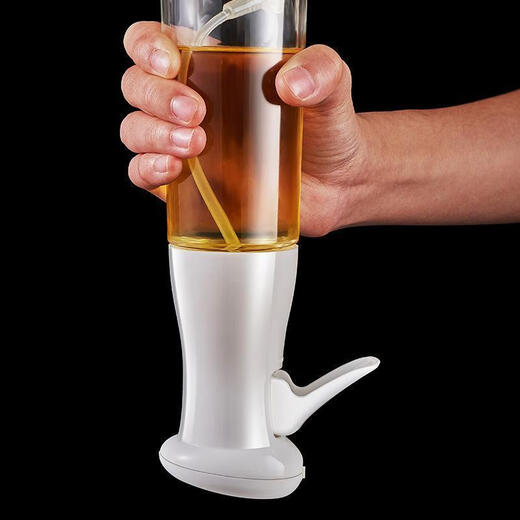 Oil spray bottle spray kitchen household oil spray bottle olive oil edible oil barbecue fat reduction oil control atomization high pressure spray bottle black single piece 500ml