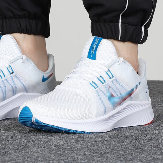 Nike (NIKE) official website official men's shoes and sneakers 25 spring QUEST 5 lightweight shock-absorbing and breathable casual shoes running shoes men DA1105-101/white, blue and red/ QUEST 4 40.5