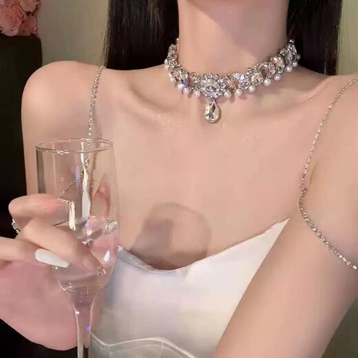 Pei Liang Sparkling Diamond Pearl Necklace Women's Light Luxury Niche High-Quality Exaggerated Dress Clavicle Chain Rhinestone Necklace Bridal Accessories Light Luxury Necklace Water Drop Style