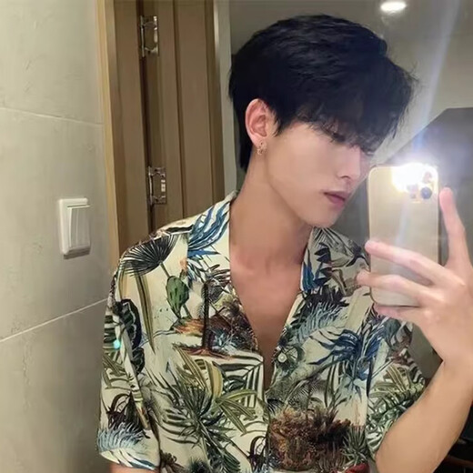 Qi Xiaomi thorn earrings men's handsome niche design boys' earrings temperament high-end cold style hip-hop men's earrings single