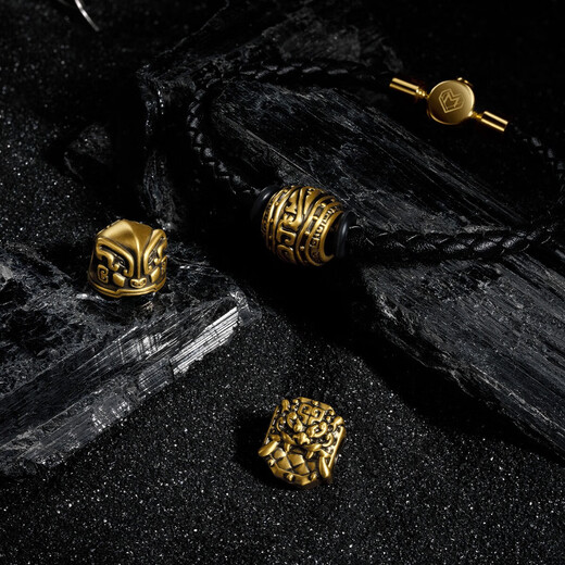Chow Tai Fook Monologue National Tide Armor General Armour Golden Transport Perle 17,5 cm MR1476