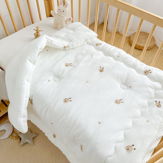 Bei Qichu newborn quilt baby quilt kindergarten quilt all-season pure cotton quilt double-sided white background crepe cotton-embroidered bear 100*120cm autumn and winter style