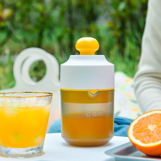 Home KATEI STORY Japanese manual juicer for squeezing oranges and lemons, squeezing fruit artifact, simple small portable household juicer, one pack