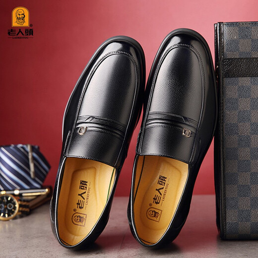 Chaussures en cuir formelles du vieil homme pour les chaussures pour hommes pour hommes nouvelles couvertures en cuir authentiques pour les chaussures de papa de vache de vache de tête de tête d'âge moyen et âgé
