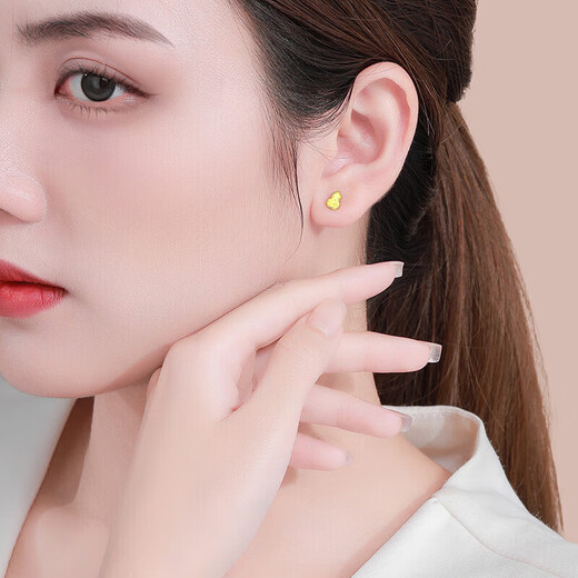 Trendy Acer Gourd Pure Gold 5G gold earrings, light luxury and high-end, give your girlfriend a birthday gift. Priced. One pair is about 0.95g.