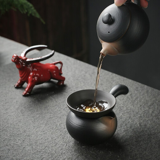 Yuxuan purple sand kiln turned glaze tea pet bullish ornaments tea set filter handmade tea can be played with tea tray ornaments bullish kiln turned red LCX