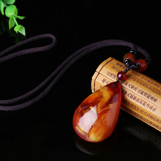 Fat Donglai same style beeswax Wushi brand amber old beeswax pendant women's sweater chain long autumn and winter water drop necklace old wax square card + lanyard