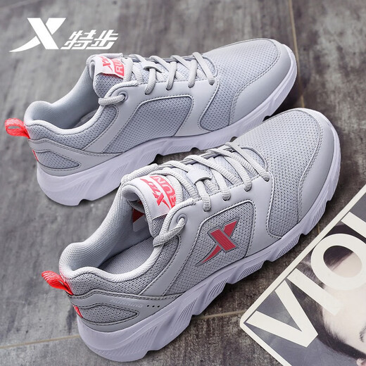 
XTEP (XTEP) [Mesh Women's Running Shoes Collection] Women's Shoes Sports Shoes Fashion Spring and Summer Breathable Shoes Absorbing Fitness Casual Shoes for Women Light Gray Red 7001 35