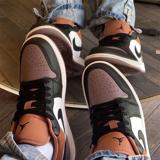 耐克（NIKE）Jordan Air Jordan 1 Low AJ1舒适百搭 防滑耐磨低帮复古篮球鞋 FB9908-102白褐紫女子 38 (240mm)