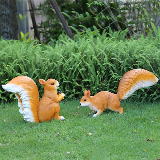 Fu Yayi Outdoor Garden Forest Courtyard Decoration Simulation Tree Climbing Little Squirrel Ornaments Creative Crafts Resin Animal Sculpture NF50696 Large Squirrel Pair
