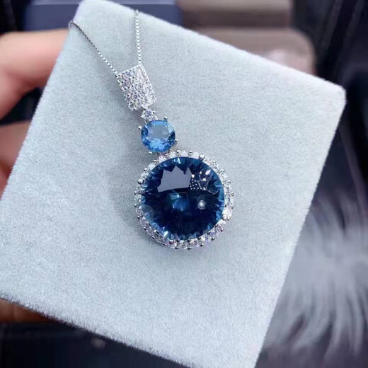 Bixiu Tang 11 carat London blue topaz pendant London blue pure body flashing 925 silver finely inlaid