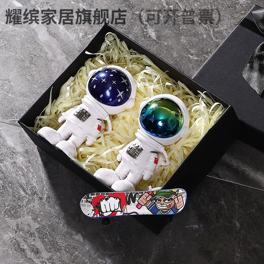 耀缤宇航员太空人摆件感网红房间车载儿童房装饰小摆件生日礼物 渐变蓝 礼盒装大头款五件套-送滑板