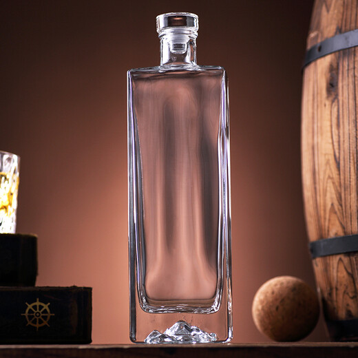 LUSCANA wine flask glass bottle household wine soaking wine bottle white wine bottle sealed empty wine bottle living room decoration one Jin Jin equals 0.5 kg wine bottle iceberg wine bottle transparent high style 520ML