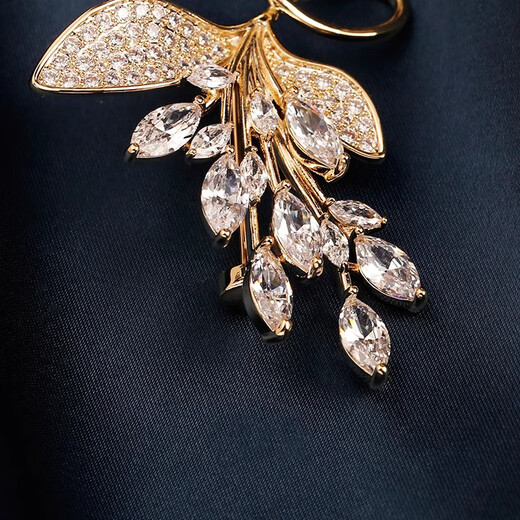 CHEZHESI flower brooch, high-end feminine Swarovski zirconium corsage anti-exposure pin 520 Valentine's Day gift for girlfriend, white wheat flower brooch, next day delivery