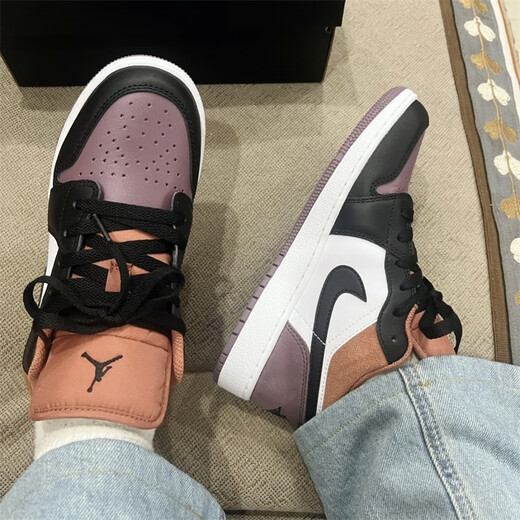 耐克（NIKE）Jordan Air Jordan 1 Low AJ1舒适百搭 防滑耐磨低帮复古篮球鞋 FB9908-102白褐紫女子 38 (240mm)