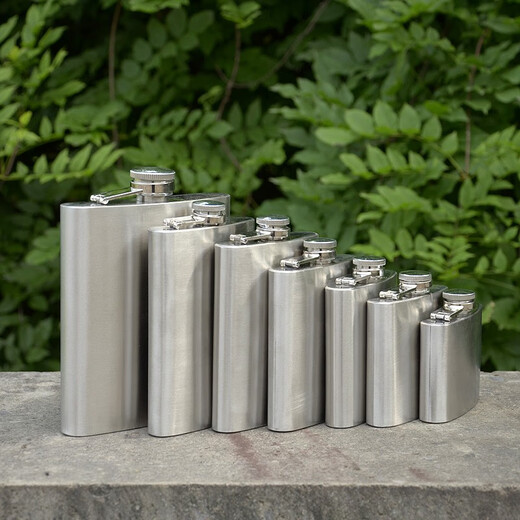 Weiqing Stainless Steel Flat Wine Bottle Half Jin Jin equals 0.5 kg 1 Jin Jin equals 0.5 kg 2 Jin Jin equals 0.5 kg 5 Jin Jin equals 0.5 kg 10 Jin Jin equals 0.5 kg Packed with outdoor portable wine bottle household kettle 10 Jin Jin equals 0.5 kg + general bag with 2 wine glasses and a funnel