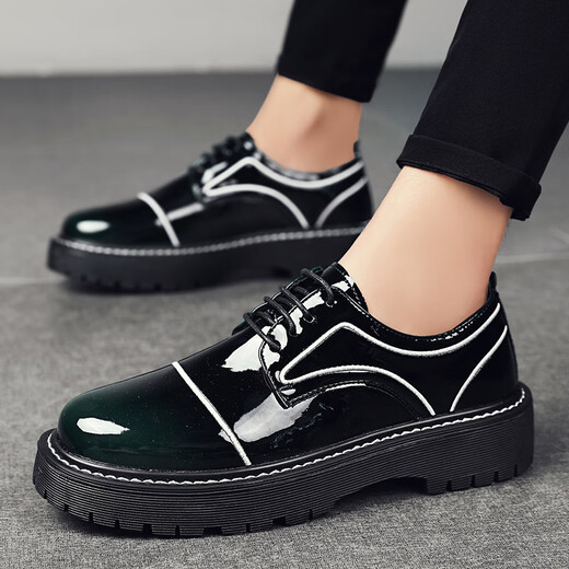 Style britannique Round Head Sole Sole Chaussures en cuir noir pour hommes Coiffeuse de style coréen Business Formal Business Glossy Men's Chaussures Nouvelles en gros noir et vert 15276 38