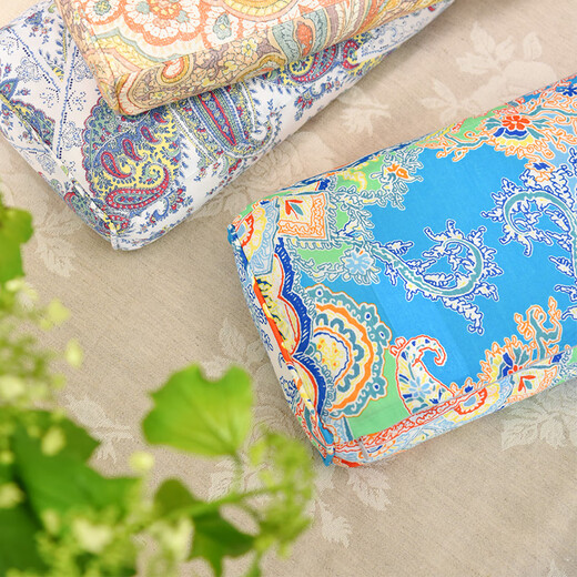 Yangchun Town (April Town) Yangchun Town cervical buckwheat pillow neck protection pillow can be detached and washed cotton buckwheat pillow freehand flower H683 38186cm