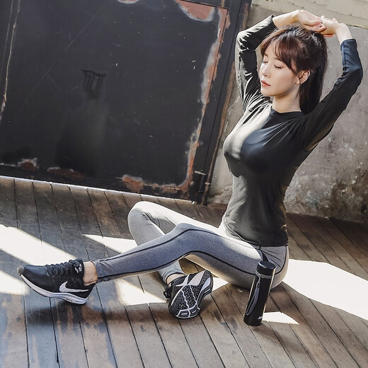 Yoga-Anzüge für Frauen im Frühjahr und Sommer neuer Stil von Internet-Promi-Kurzärmel-Trainingsausrüstung Fitness Fitness Schnelltrocknen Kleidung Sport Top 1611 Purple Kurzärmelte + 5022 Lila Kantenhosen großer Größe: L [Empfohlen 108-118 Jin [Jin gleich 0,5 kg]]