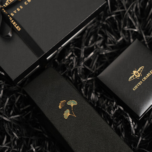 Gieves Charles [High-End-Geschenkbox Limited Sale] Sansheng hat "Apricot" Männergeschenkkrawattenanzug für Freund Sansheng hat "Apricot" Geschenkbox