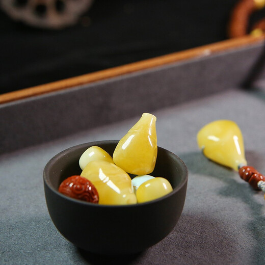 Xinyou natural Russian chicken fat yellow and white flower beeswax three-way small diamond star and moon bodhi passion seed integrated Buddha head accessories full of honey Xishi pot Buddha head 13mm with certificate