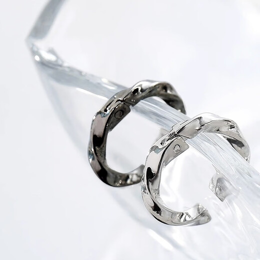 Core luxury and handsome earrings for men without piercing, men's ear clips, high-end American style, no holes, no punching, trendy men's single earrings for boys, silver single