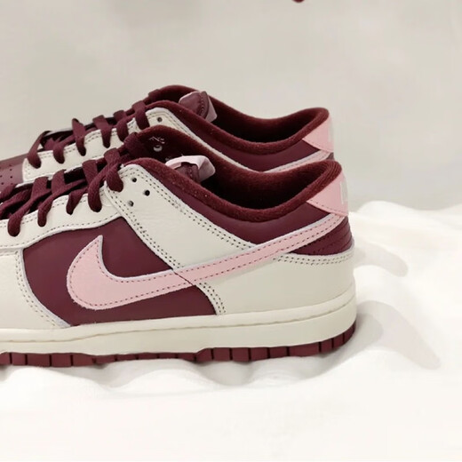 
Nike (NIKE) Dunk Low Casual Breathable Comfortable Slip Board Shoes Sports Casual Shoes Couple Shoes Panda Men's Shoes Women's Shoes DD1391-601 White and Red 39